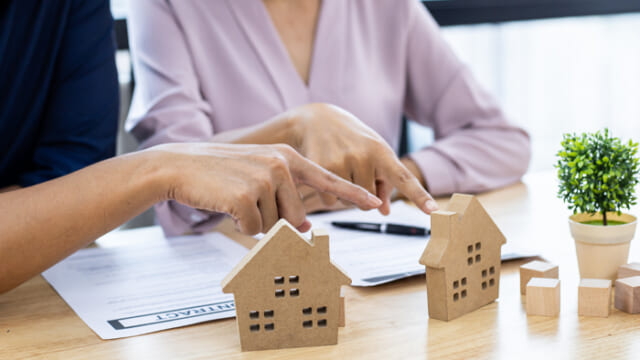 住宅ローンを組む際には配偶者の連帯保証人が必要？注意点も紹介